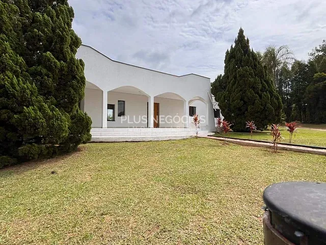 Casa com 2400m² 4 quartos e 6 banheiros, à venda, no bairro Vila Martins em Itu