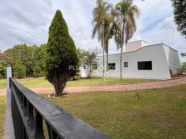 Casa com 2400m² 4 quartos e 6 banheiros, à venda, no bairro Vila Martins em Itu