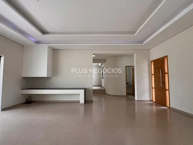 Casa com 2400m² 4 quartos e 6 banheiros, à venda, no bairro Vila Martins em Itu