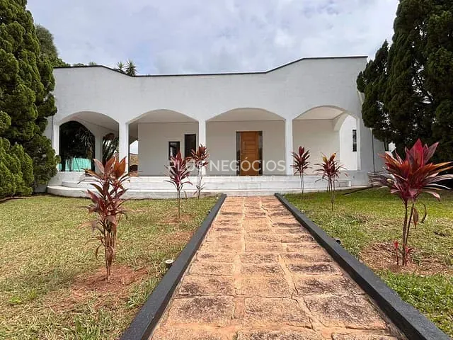 Casa com 2400m² 4 quartos e 6 banheiros, à venda, no bairro Vila Martins em Itu