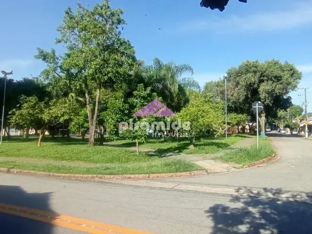 Casa com 200m² 3 quartos e 1 banheiro, à venda, no bairro Conjunto Residencial Trinta e Um de Março em São José dos Campos