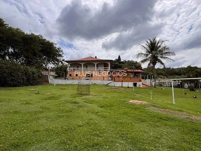 Casa com 3777m² 4 quartos e 3 banheiros, à venda, no bairro Vila Martins em Itu