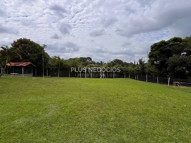 Casa com 3777m² 4 quartos e 3 banheiros, à venda, no bairro Vila Martins em Itu