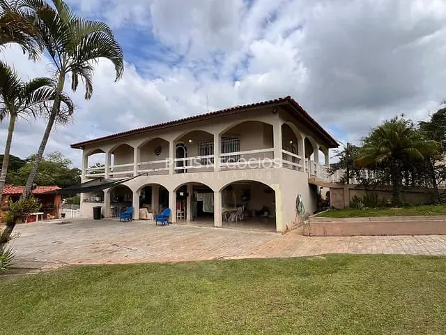 Casa com 3777m² 4 quartos e 3 banheiros, à venda, no bairro Vila Martins em Itu