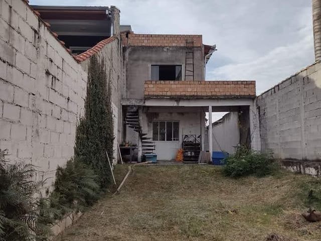 Casa 2 quartos e 2 banheiros, à venda, no bairro Vale das flores em Tremembé
