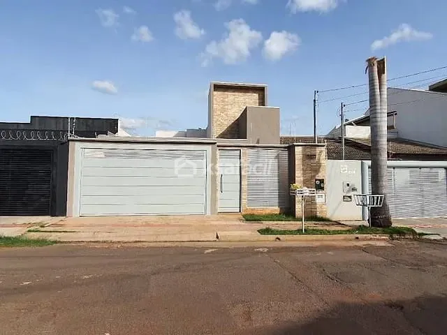 Casa com 250m² 3 quartos e 2 banheiros, à venda, no bairro Vila Piratininga em Campo Grande