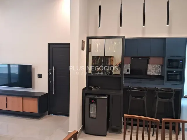 Casa com 200m² 3 quartos e 2 banheiros, à venda, no bairro Jardim Novo Horizonte em Sorocaba