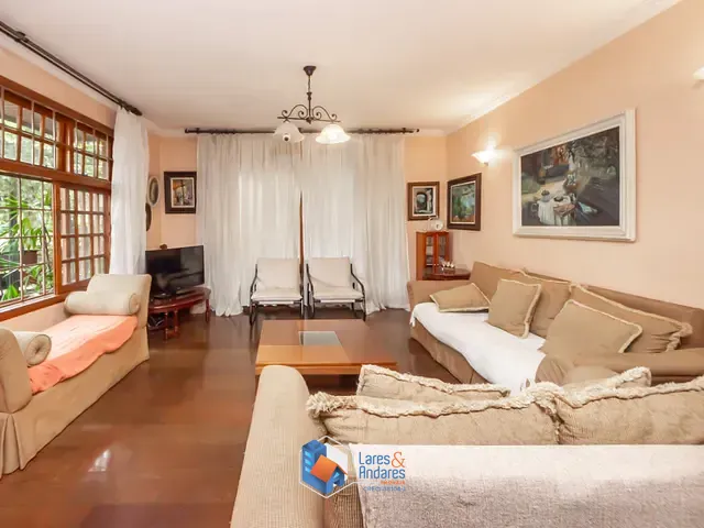 Casa com 254m² 4 quartos e 5 banheiros, à venda, no bairro Vila Madalena em São Paulo