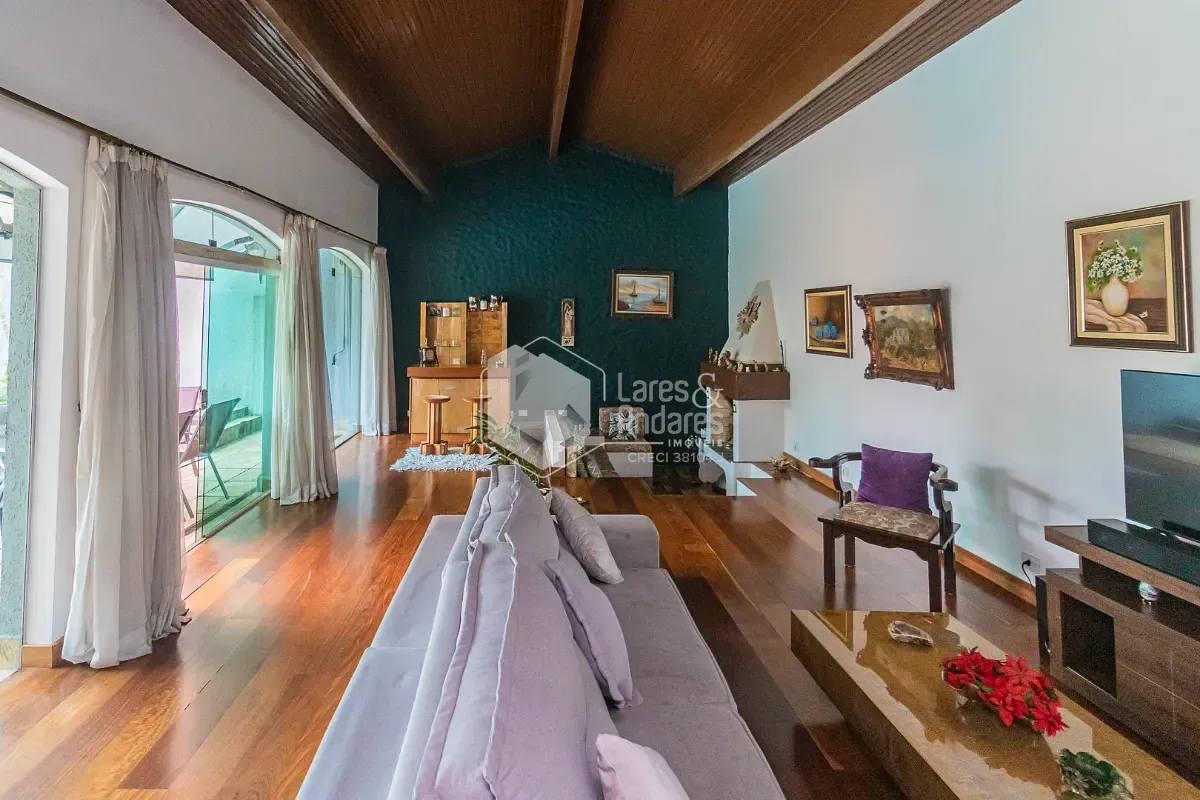 Casa, 4 quartos, 219 m² - Foto 1