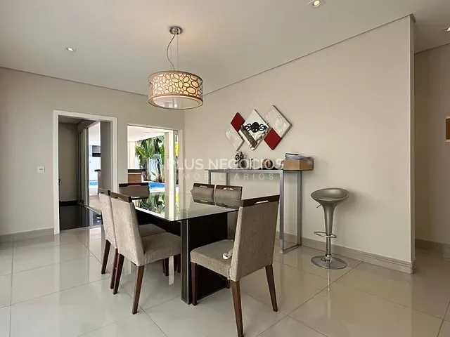 Casa 4 quartos e 5 banheiros, para alugar, no bairro Parque Campolim em Sorocaba