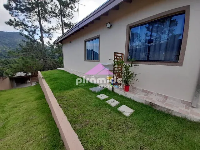 Casa com 480m² 3 quartos e 3 banheiros, à venda, no bairro Balneário Copacabana em Caraguatatuba
