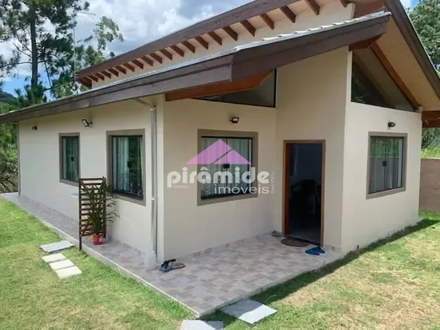 Casa com 480m² 3 quartos e 3 banheiros, à venda, no bairro Balneário Copacabana em Caraguatatuba