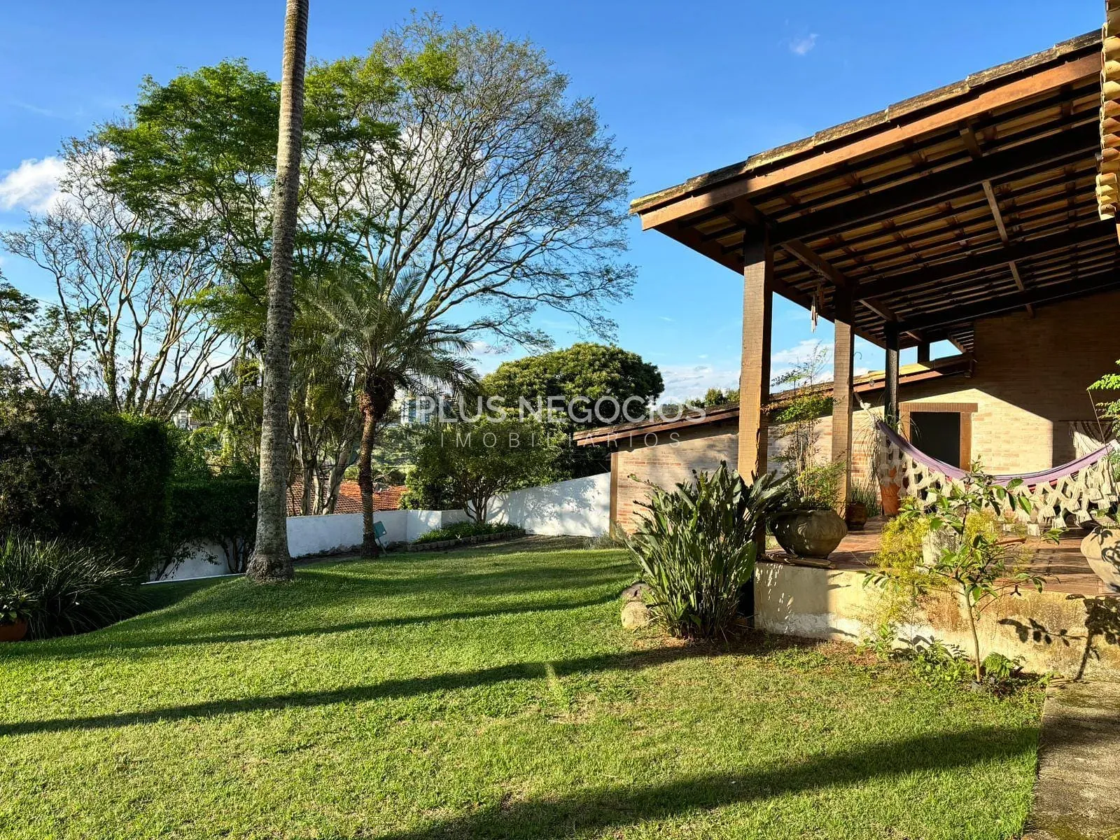 Casa, 4 quartos, 369 m² - Foto 1