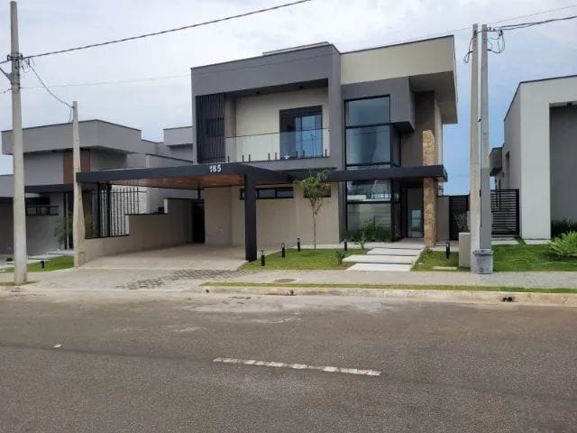 Casa com 250m² 4 quartos e 5 banheiros, à venda, no bairro Loteamento Floresta em São José dos Campos