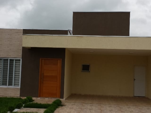 Casa com 259m² 3 quartos e 1 banheiro, à venda, no bairro Campo Alegre em Pindamonhangaba