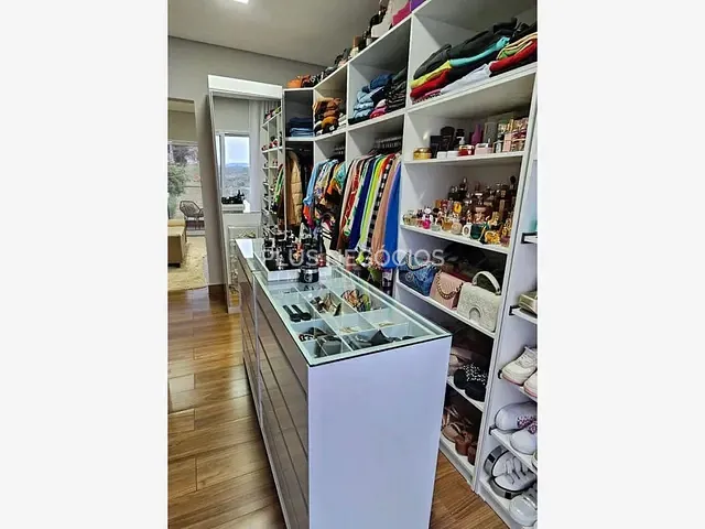 Casa com 256m² 4 quartos e 5 banheiros, à venda, no bairro Cajuru do Sul em Sorocaba