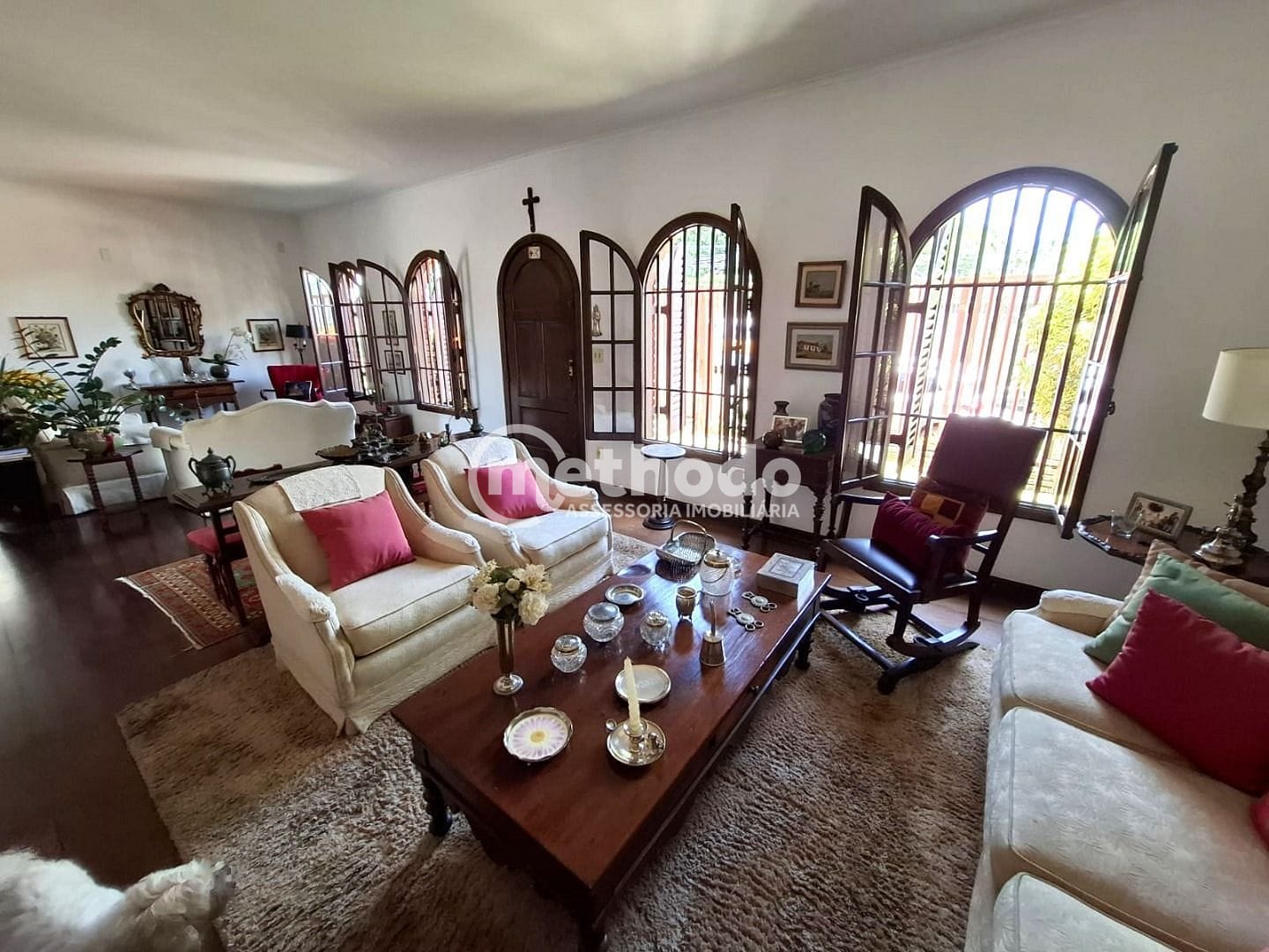 Casa, 4 quartos, 241 m² - Foto 1