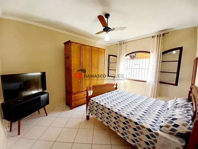 Casa 2 quartos e 2 banheiros, à venda, no bairro Centro em Peruíbe