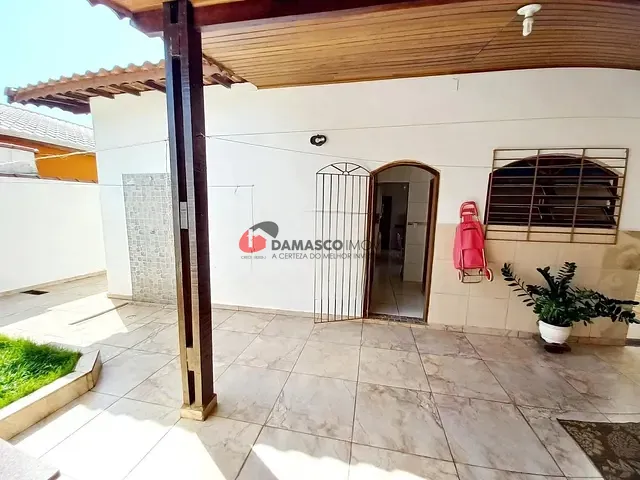 Casa 2 quartos e 2 banheiros, à venda, no bairro Centro em Peruíbe