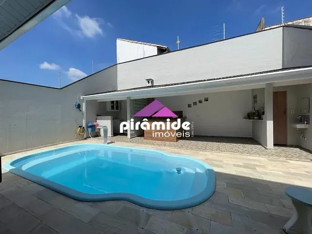 Casa com 250m² 3 quartos e 4 banheiros, à venda, no bairro Loteamento Villa Branca em Jacareí