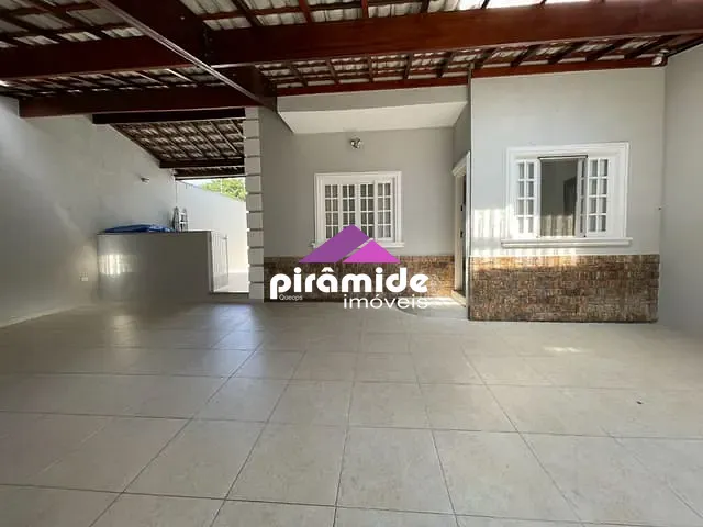 Casa com 250m² 3 quartos e 4 banheiros, à venda, no bairro Loteamento Villa Branca em Jacareí