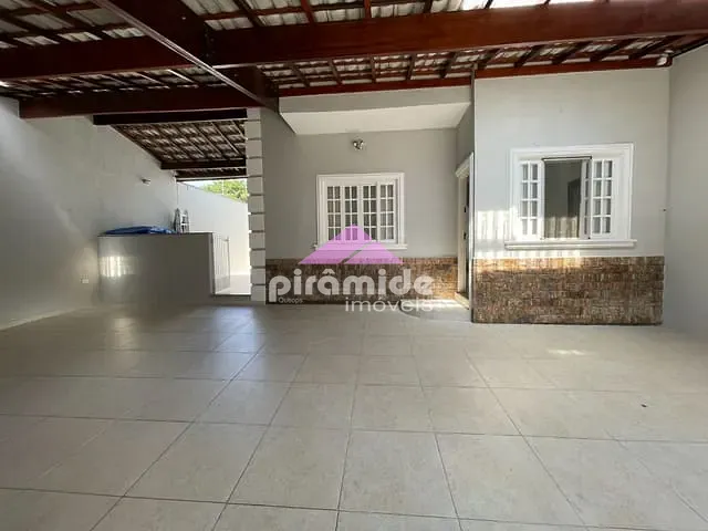 Casa com 250m² 3 quartos e 4 banheiros, à venda, no bairro Loteamento Villa Branca em Jacareí