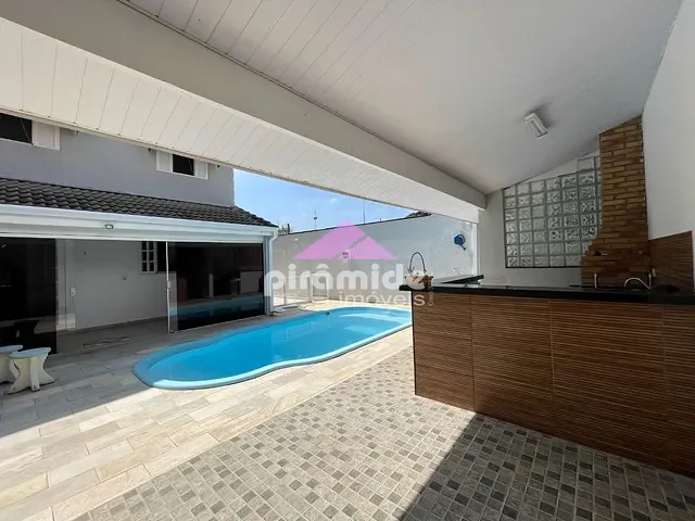 Casa com 250m² 3 quartos e 4 banheiros, à venda, no bairro Loteamento Villa Branca em Jacareí