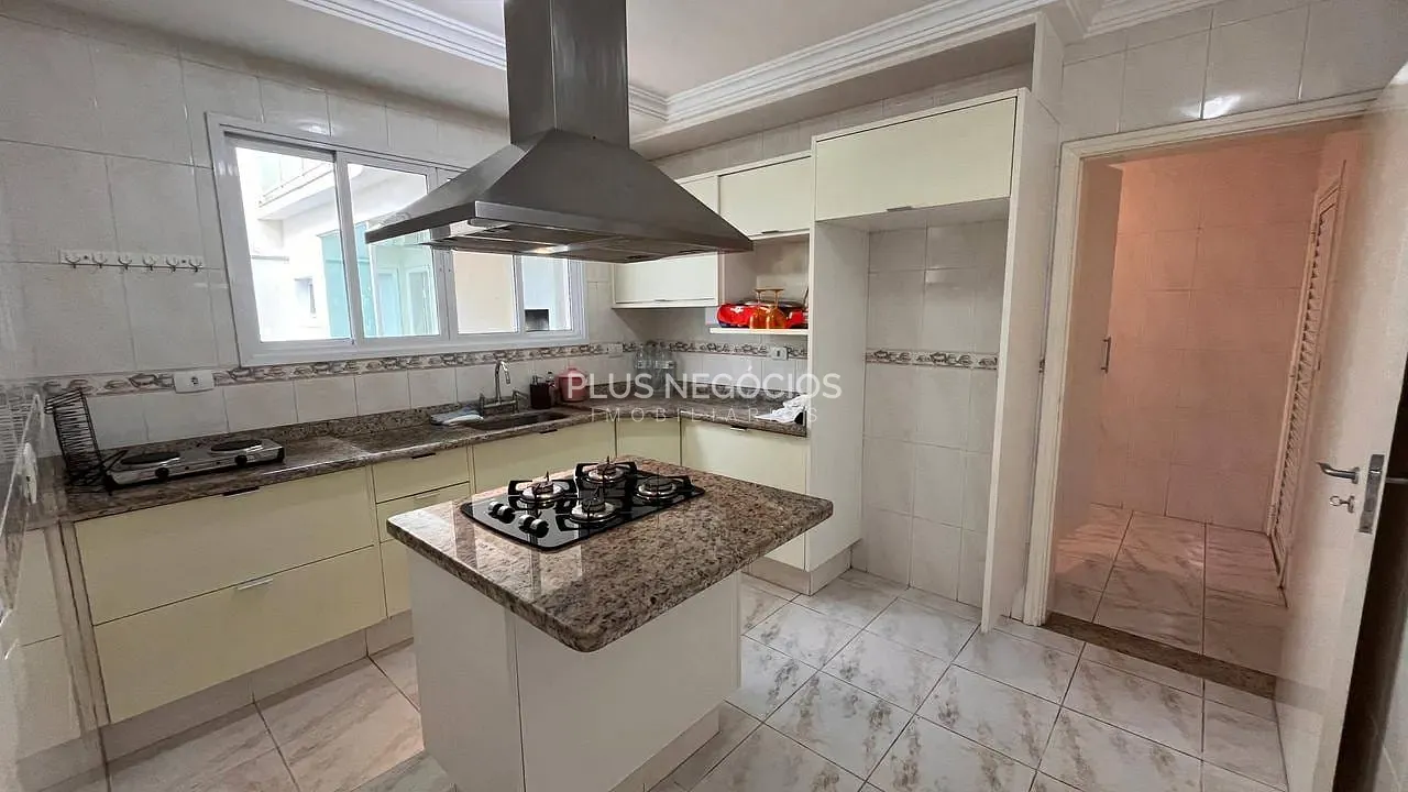 Casa, 3 quartos, 309 m² - Foto 9