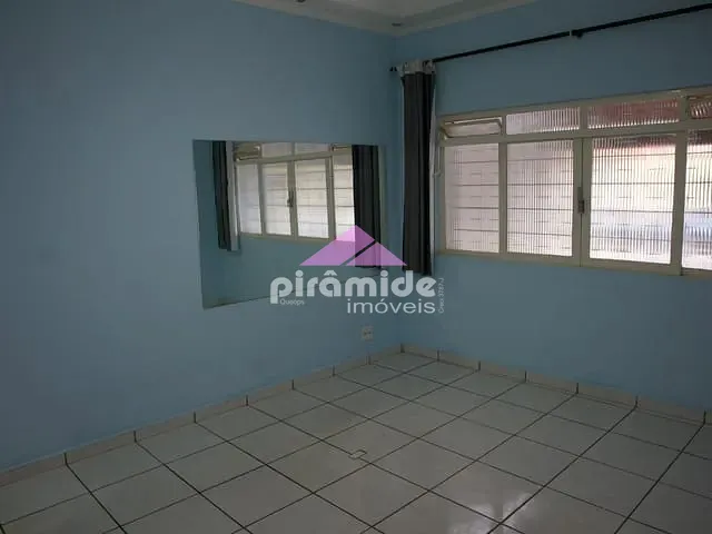 Casa com 250m², à venda, no bairro Centro em São José dos Campos