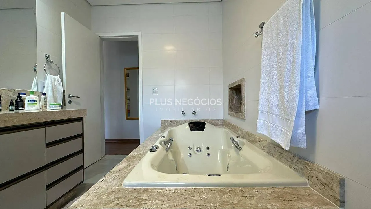 Casa, 4 quartos, 320 m² - Foto 32