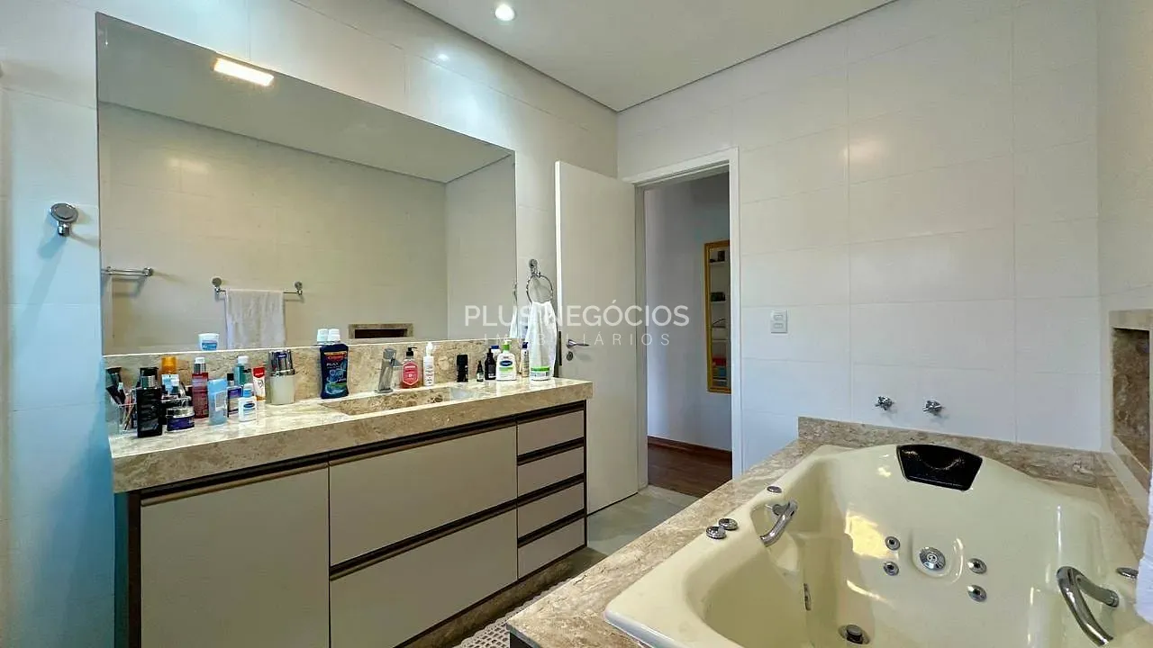 Casa, 4 quartos, 320 m² - Foto 33
