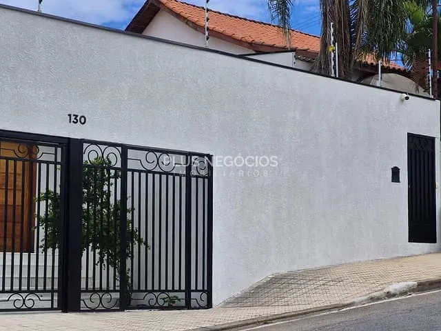 Casa com 200m² 3 quartos e 2 banheiros, à venda, no bairro Parque Três Meninos em Sorocaba