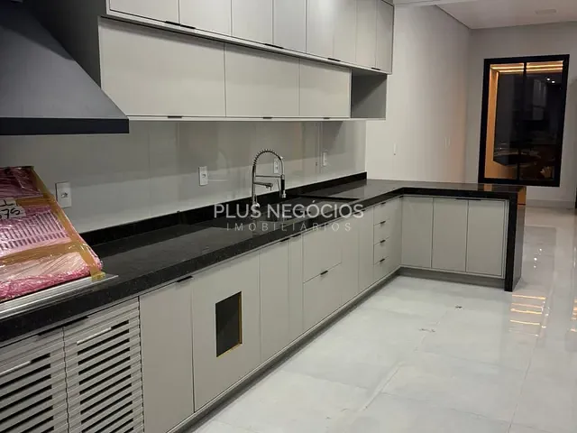 Casa com 160m² 3 quartos e 4 banheiros, à venda, no bairro Cajuru do Sul em Sorocaba