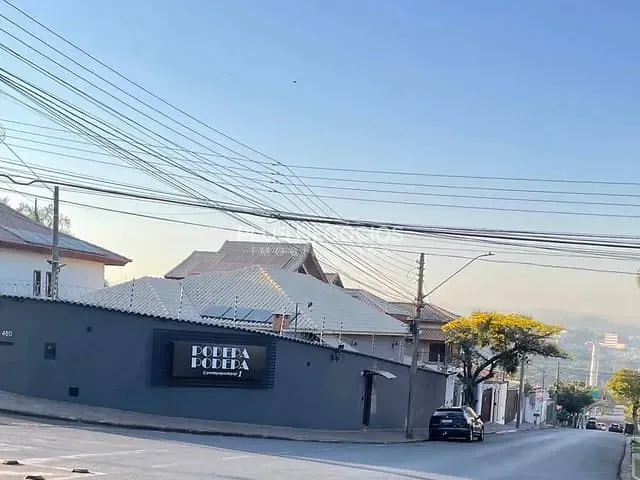 Casa com 305m² 3 quartos e 3 banheiros, à venda, no bairro Jardim Santa Rosália em Sorocaba