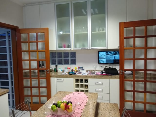 Casa com 250m² 3 quartos e 5 banheiros, à venda, no bairro Jardim Maria Augusta em Taubaté