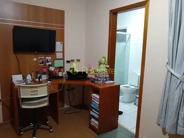 Casa com 250m² 3 quartos e 5 banheiros, à venda, no bairro Jardim Maria Augusta em Taubaté