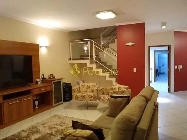 Casa com 250m² 3 quartos e 5 banheiros, à venda, no bairro Jardim Maria Augusta em Taubaté