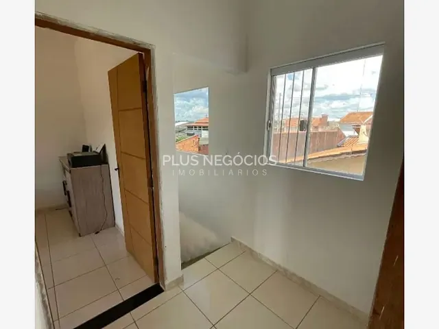 Casa 2 quartos e 2 banheiros, à venda, no bairro Jardim Itália em Sorocaba