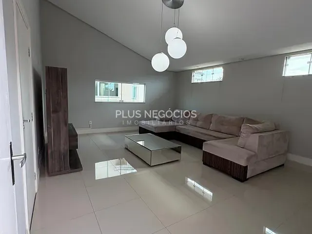 Casa com 384m² 4 quartos e 5 banheiros, à venda ou para alugar, no bairro Jardim Pagliato em Sorocaba