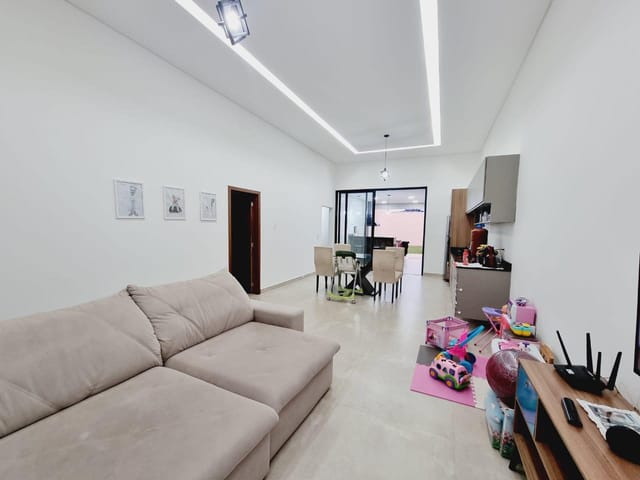 Casa com 300m² 3 quartos e 3 banheiros, à venda, no bairro Parque São Luís em Taubaté