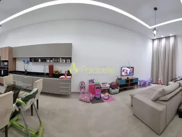 Casa com 300m² 3 quartos e 3 banheiros, à venda, no bairro Parque São Luís em Taubaté