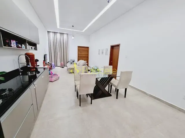 Casa com 300m² 3 quartos e 3 banheiros, à venda, no bairro Parque São Luís em Taubaté