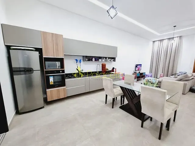 Casa com 300m² 3 quartos e 3 banheiros, à venda, no bairro Parque São Luís em Taubaté