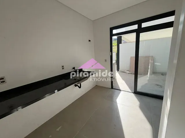 Casa com 640m² 4 quartos e 7 banheiros, à venda, no bairro Urbanova em São José dos Campos
