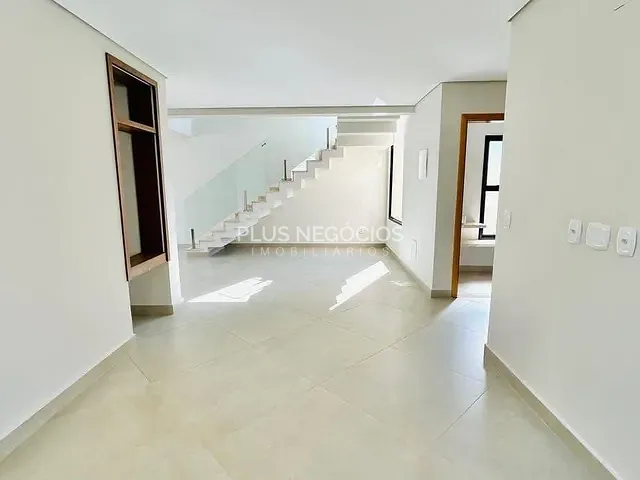 Casa com 360m² 3 quartos e 4 banheiros, à venda, no bairro Cajuru do Sul em Sorocaba