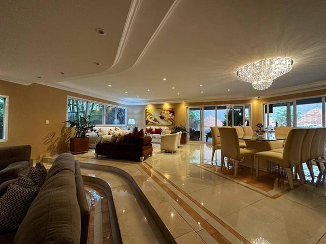 Casa com 725m² 4 quartos e 8 banheiros, à venda ou para alugar, no bairro Alphaville em Santana de Parnaíba