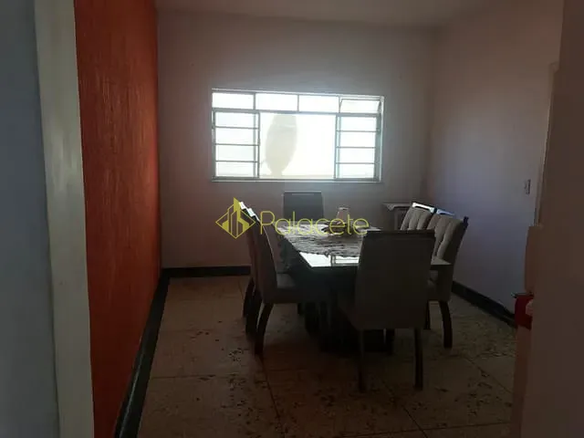 Casa 3 quartos e 2 banheiros, à venda, no bairro Jardim Boa Vista em Pindamonhangaba