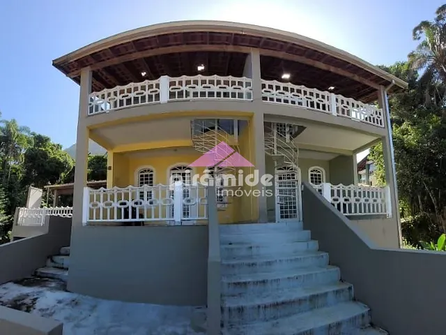 Casa com 518m² 4 quartos e 4 banheiros, à venda, no bairro Lagoinha em Ubatuba