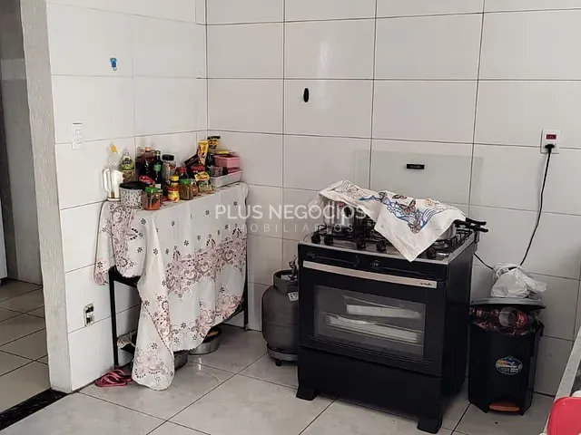 Casa com 300m² 5 quartos e 3 banheiros, à venda, no bairro Jardim Vera Cruz em Sorocaba