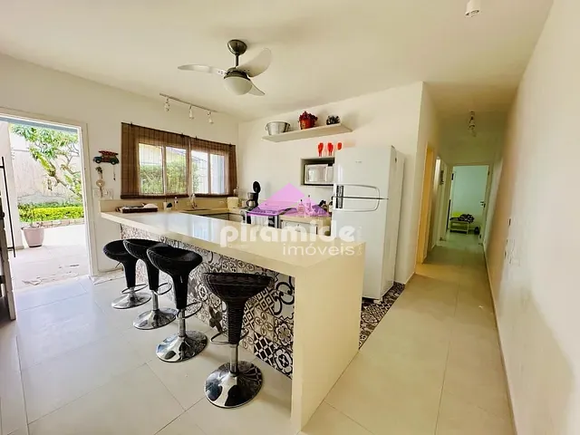 Casa com 250m² 2 quartos e 4 banheiros, à venda, no bairro Porto Novo em Caraguatatuba